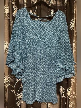 EARTHBOUND Blue Printed Flowy Sleeve Dress